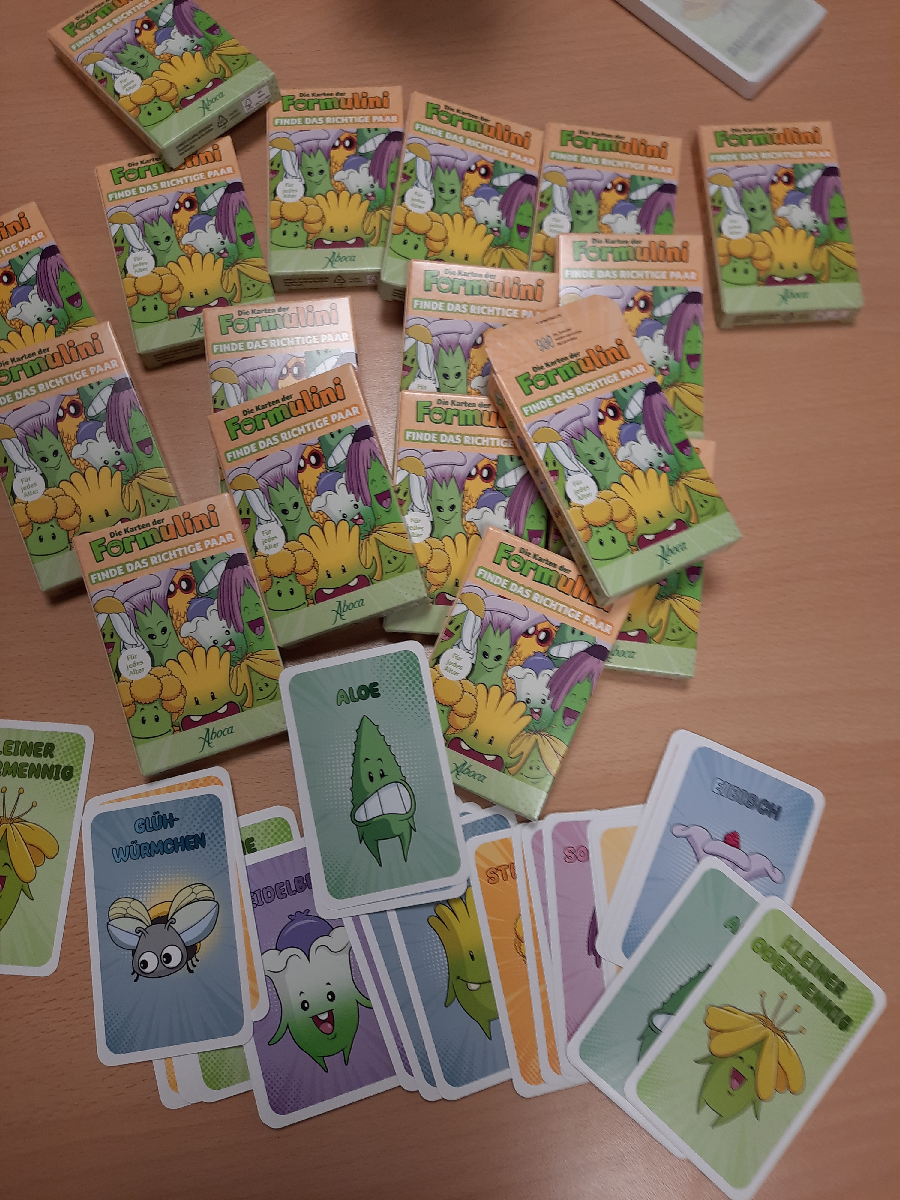 Die Kinder der Vitabande freuen sich über tolle Memoryspiele